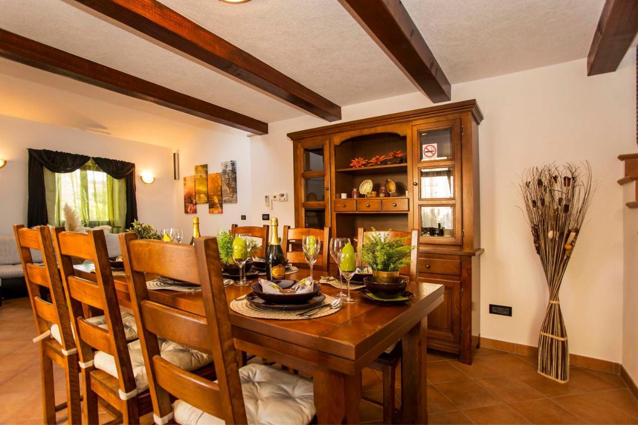 Holiday House Alex Rovinj Exterior foto