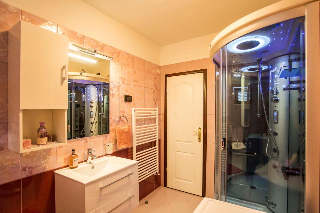 Holiday House Alex Rovinj Exterior foto